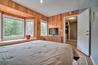 Convenient Kenai Apt - 3 Mi to Beach and Fishing - WiFi