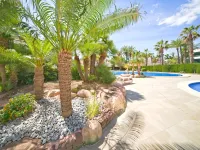 Coral Beach 03 - Uima-altaat