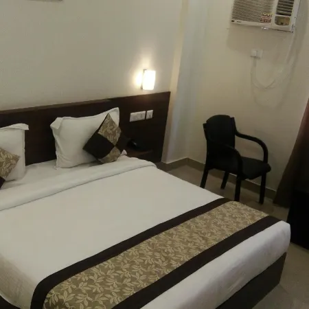 Aster Inn - Near Taj Mahal