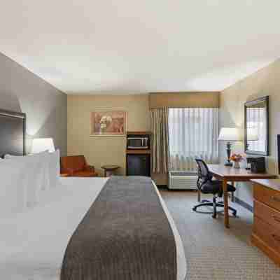 Best Western Plus the Charles Hotel Rooms