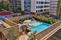 Radisson Red Campinas - Pools