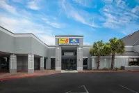 Super 8 by Wyndham Mobile I-65 Các khách sạn ở Mobile