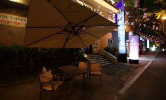 Hotel River