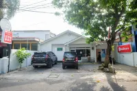 RedDoorz Syariah @ Griya Merbotan Demak Hotel a Demak Sub-District