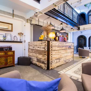 Xinlor House Отели рядом с достопримечательностью «Прогулочная улица Пхукета»