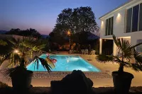The Rock Star's Villa with Private Pool and Beach Hotel a 