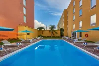 City Express Junior by Marriott Cancun - Pools