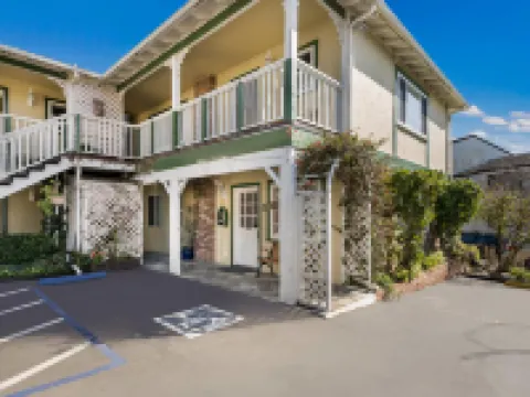 Carmel Inn & Suites Hotels near Pat Areias Sterling