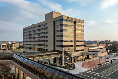 DoubleTree by Hilton Canton Downtown Hotels in Canton