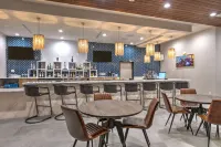 The Elm, a Ramada by Wyndham - bar