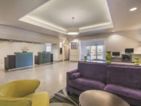 湯博爾拉昆塔温德姆套房酒店 湯博爾酒店