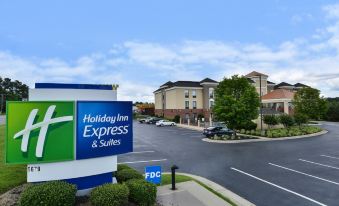 Holiday Inn Express & Suites Petersburg/Dinwiddie