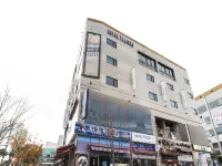 Busan Jeonggwan Hotel Seven Bricks Jeonggwan Catholic Church周辺のホテル