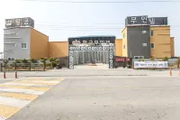 Busan Hwanggeum Drive-in Motel