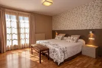 Hotel Esquirol Hotels in Llívia