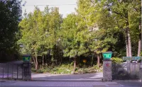 Hotel Alcazar Hotels in Bera