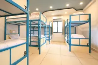 Blue Beds Hostel - พร้อมระเบียง