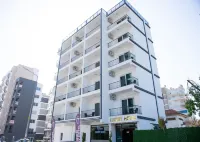 Teker Luxury Hotel فنادق في Mezetli