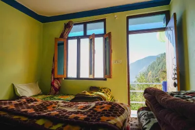 Mantram Homes Restaurant & Stay 샤몰리 고펫워 호텔