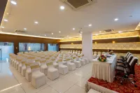 Jalashray Resort Hotels in Nadiad