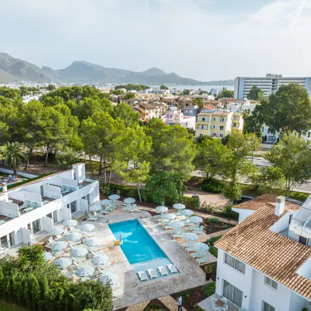 Cabot Las Velas Apartments