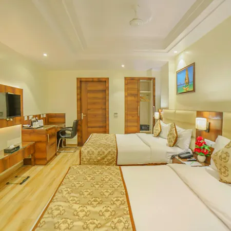 Hotel Hira Inn-10Mins from Railway Station & Bus Station