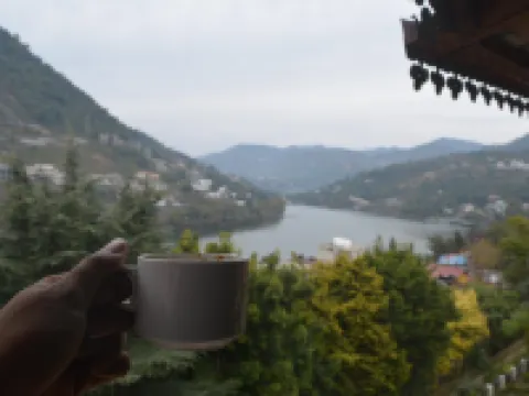 เฮชอาร์ อัพวาน อินน์ โรงแรมในไนนิตาล