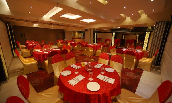 Hotel Amrapali Grand
