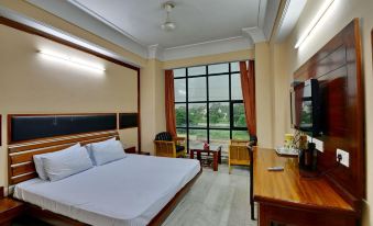 Hotel Harbans Residency