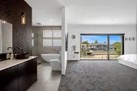 Luxico Urban Hideaway (Pet Friendly) - 4-Star