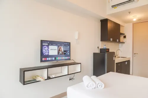Comfortable and Well Design Studio Tokyo Riverside PIK 2 Apartment By Travelio Các khách sạn ở Teluknaga