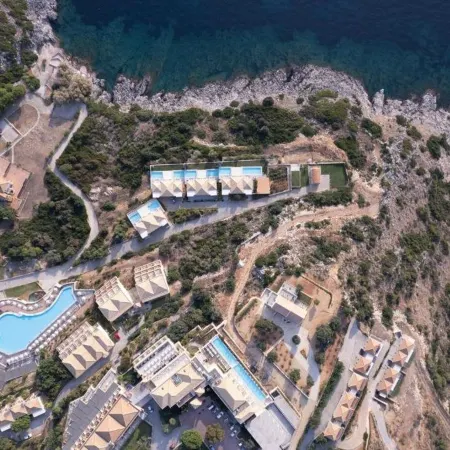 Louis Apostolata Island Resort