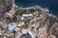 Louis Apostolata Island Resort