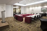 Executive Suites Hotel & Conference Center, Metro Vancouver - parking