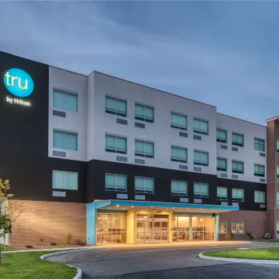 Tru by Hilton Indianapolis Lawrence Hotels near Warren Township