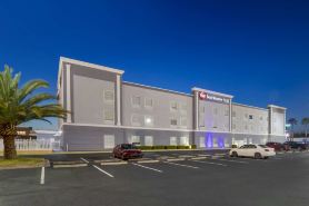 Best Western Plus Brunswick Inn  Suites