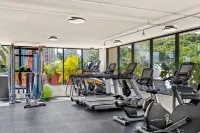 Luana Waikiki Hotel & Suites - Gym