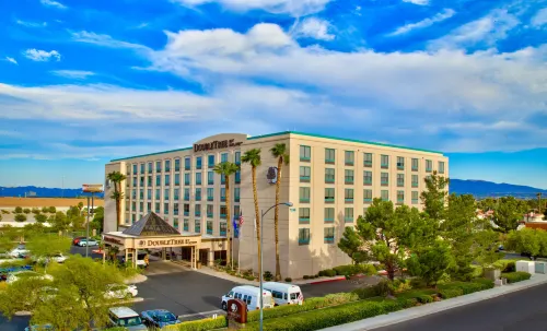 DoubleTree by Hilton Las Vegas Airport Hotels in Paradise