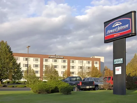 Germaine Inn South Portland Отели рядом с достопримечательностью «Мэн Молл»
