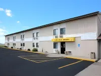 Super 8 by Wyndham Luverne I90 Hotels in Rock County
