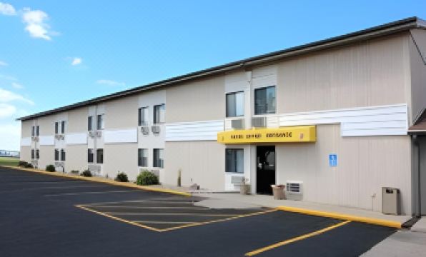 Super 8 by Wyndham Luverne I90