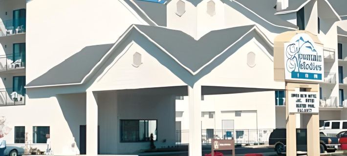 Best Western Plus Mountain Melodies Inn  Suites Hotels in Pigeon Forge