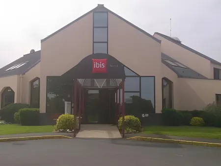 Ibis Saint-Lô la Chevalerie Отели в г. Манш