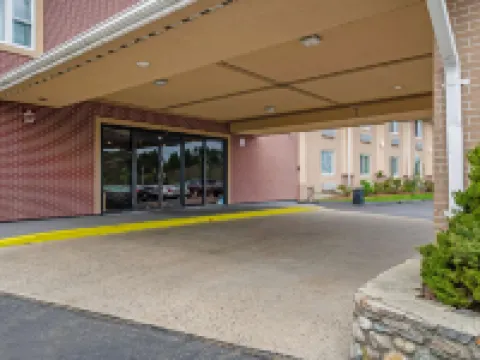 Americas Best Value Inn Foxboro Hotels in Foxborough