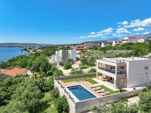 Grota Hotels in Opcina Jasenice