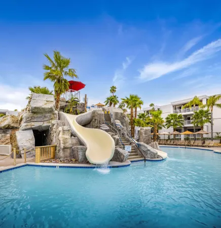 Hilton Vacation Club Palm Canyon Palm Springs Отели рядом с достопримечательностью «Муртен Ботаникал Гарден»