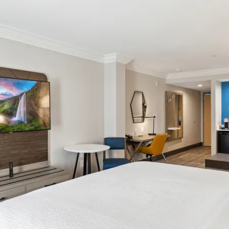 Holiday Inn Express & Suites VACAVILLE by IHG