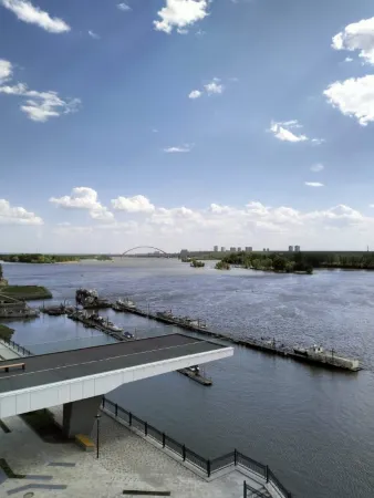 Гостиниц NET на Обской Отели рядом с достопримечательностью «Собор Александра Невского»