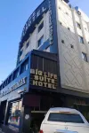 Big Life Suit Hotel Hotels in 