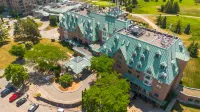 Chateau Cartier Hotel & Resort Ascend Hotel Collection Hôtels à proximité de : Parc Dupuis